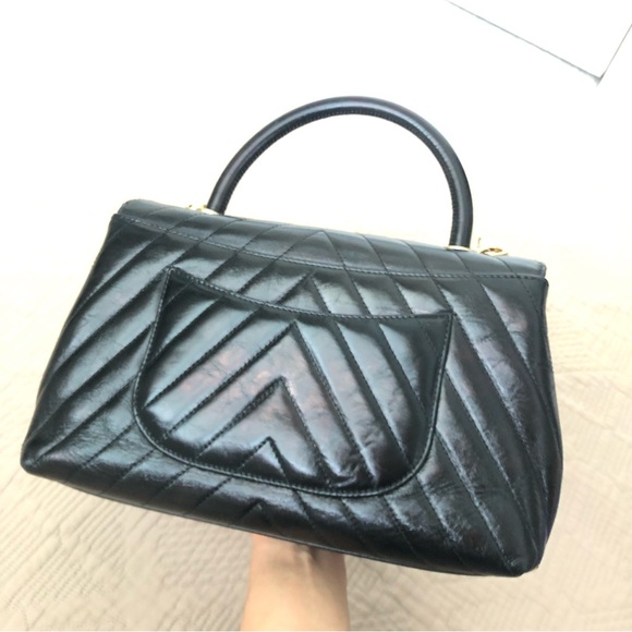 Chanel Coco top handles chevron Iridescent calfskin Leather flap small size bag. - Picture 5 of 17
